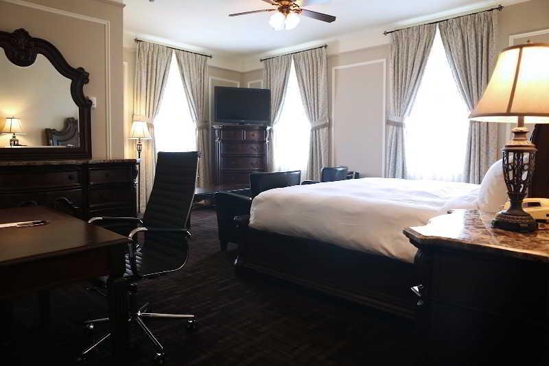 Hotel Clarendon Quebec City Exterior photo